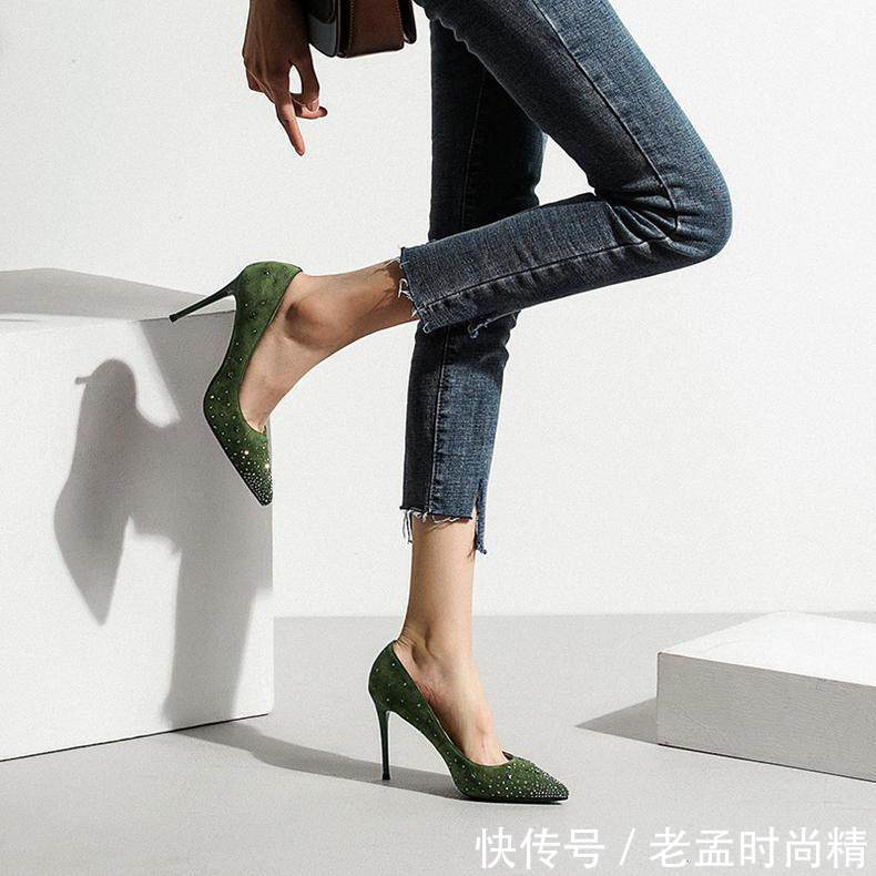  [女性]魅惑高跟尖头的高跟鞋，职场女性打造气场的标配