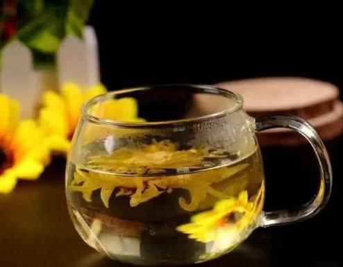  『竟然』每天喝一杯菊花茶，好处竟然这么多！现在知道还不晚