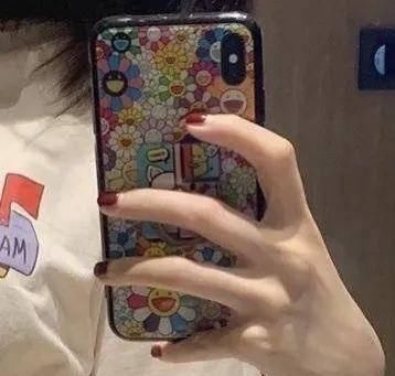  『小东西』最近的穿搭重点竟是这个小东西？
