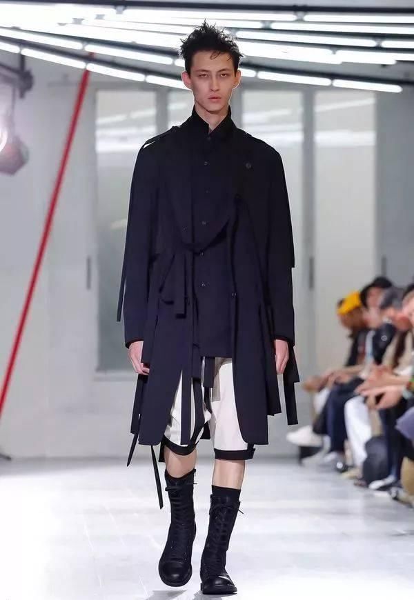 时装秀:Yohji Yamamoto 2020 春夏时装秀:山本耀司的黑色诗意想象
