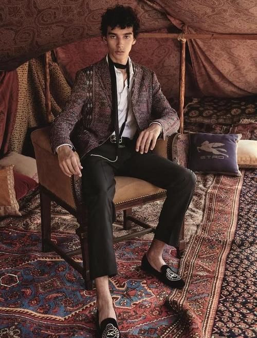  ETRO：ETRO 2020春夏系列，利落剪裁化繁为简，彰显睿智干练气场