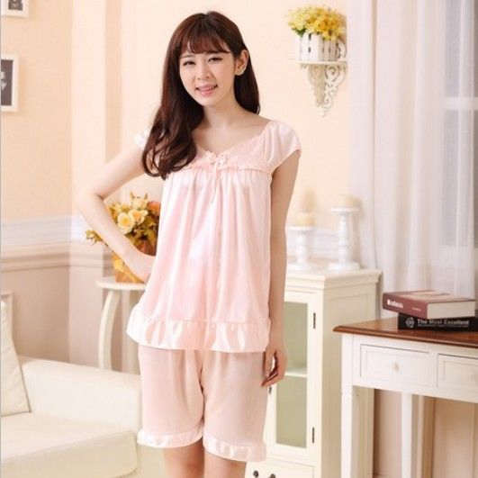 去年睡衣靠边站!这几款家居服才是今年的主流，舒适不解释