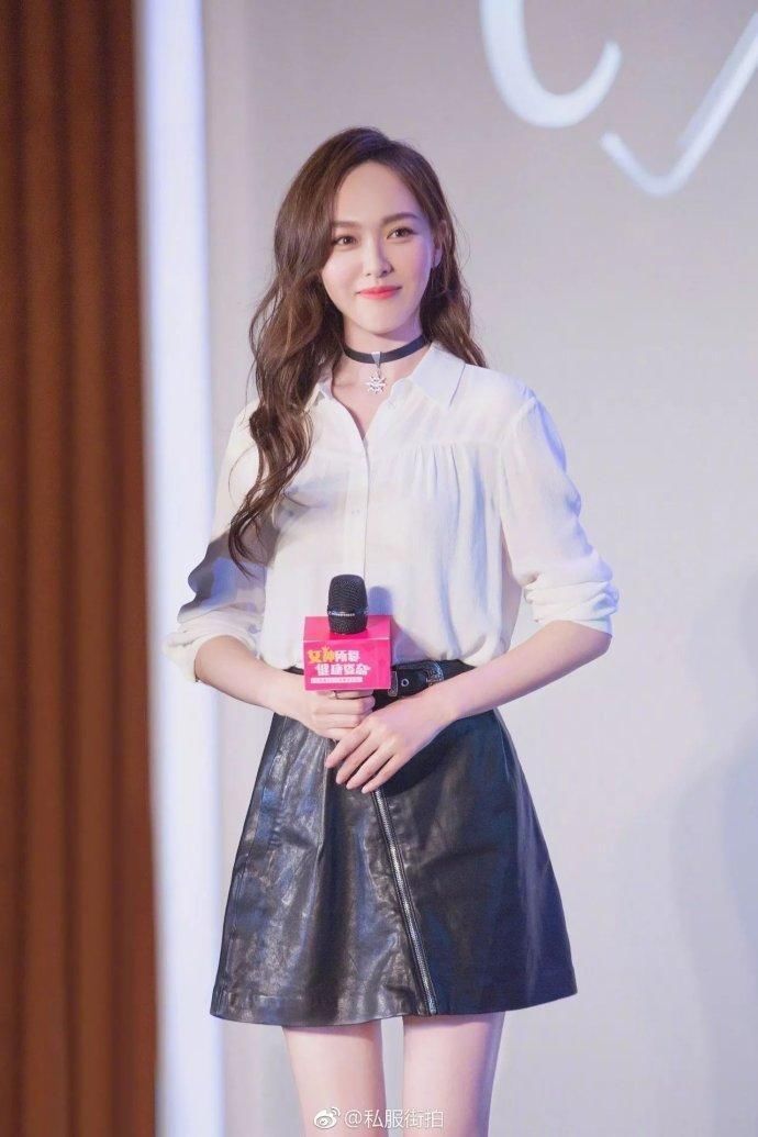 杨幂花式百搭，周冬雨思路清奇，穿白衬衫最好看的女星都有谁?