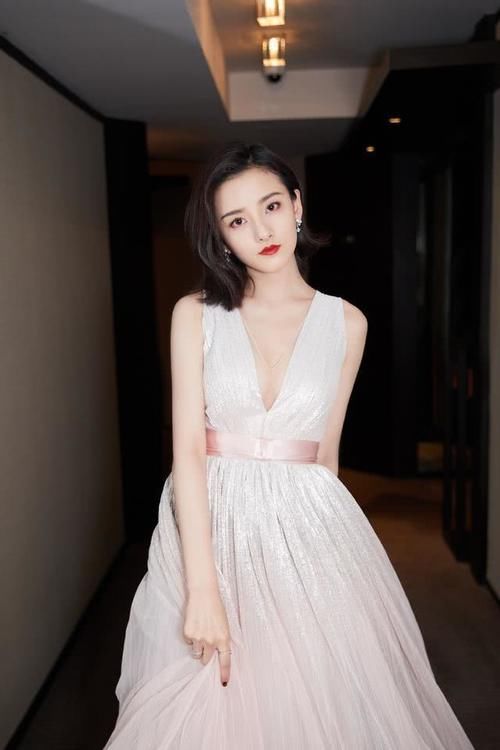  女生■深受短发控女生青睐的6款发型，提气不显老，多大年龄都能剪！