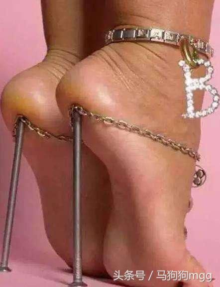 盘点那些奇葩高跟鞋，范冰冰又爱又恨，赵丽颖更是驾驭不了