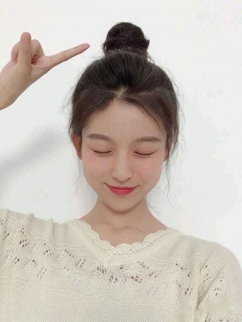  「气质」女孩子别总是披发，扎起来更好看，尤其圆脸、瓜子脸，扎发更气质