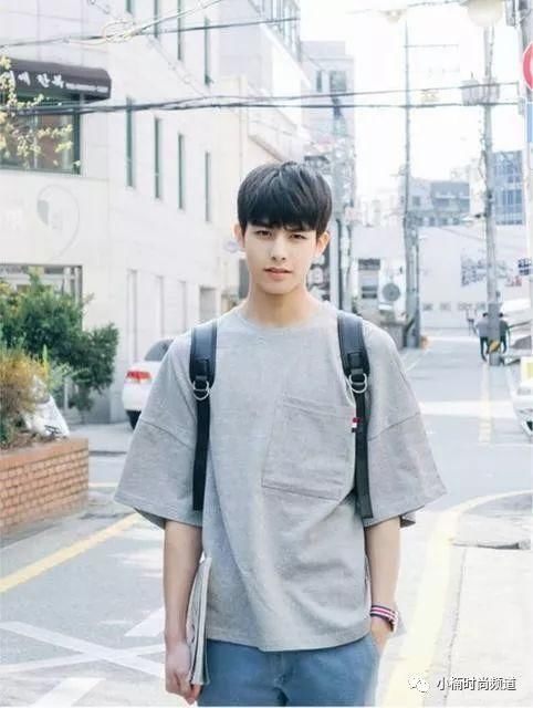 六招造型神技巧教你搭配Oversize T恤也能穿出好比例