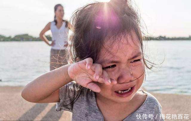 『教育孩子』“控制欲强、脾气大”,孩子要是遇到这两种妈妈,往往就被毁了
