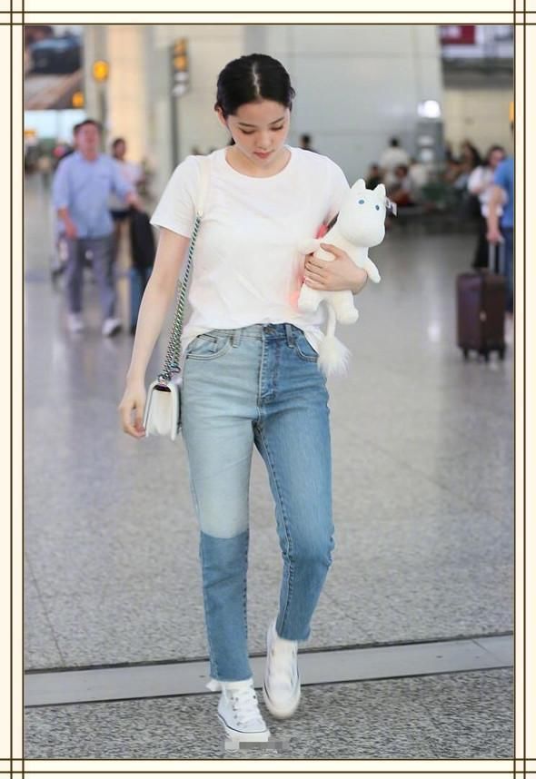 18岁欧阳娜娜竟不敌64岁赵雅芝?网友:气质面前少女感也不过如此