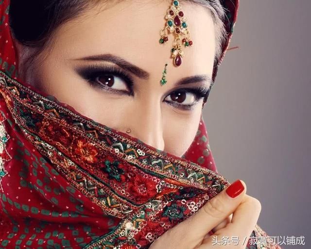 印度女子戴鼻环，竟然不是爱美，网友:有点过分了