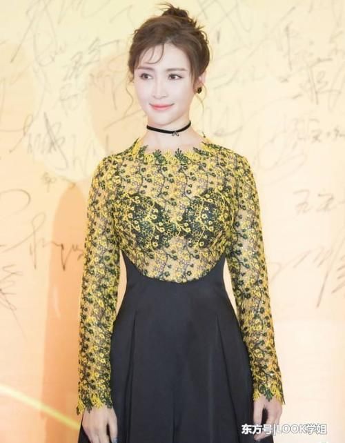 甘婷婷真敢穿，透视装惊艳全场，网友：一般人驾驭不了