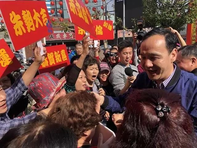 要过年了!他们千里奔袭“走春”，韩国瑜呢?