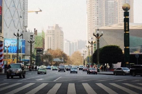 中国究竟有多么安全？外国人表示，晚上都敢一个人出门了！