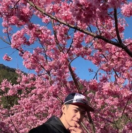  『高调』辰亦儒夫妇首次高调秀爱，相互恋爱十年，网友：果然不一般