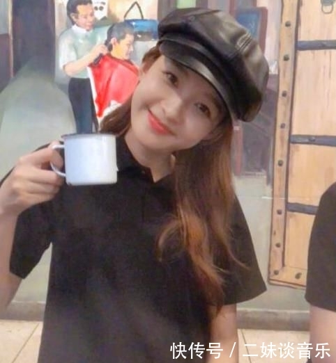 #自由#董子健老婆太调皮,孙怡参观养鸡栏,故意对动物炫耀自己的自由