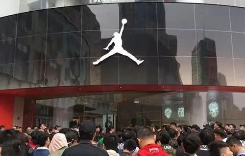  解球鞋背后■能让我马也哥思前想后一整年才决定要买的鞋