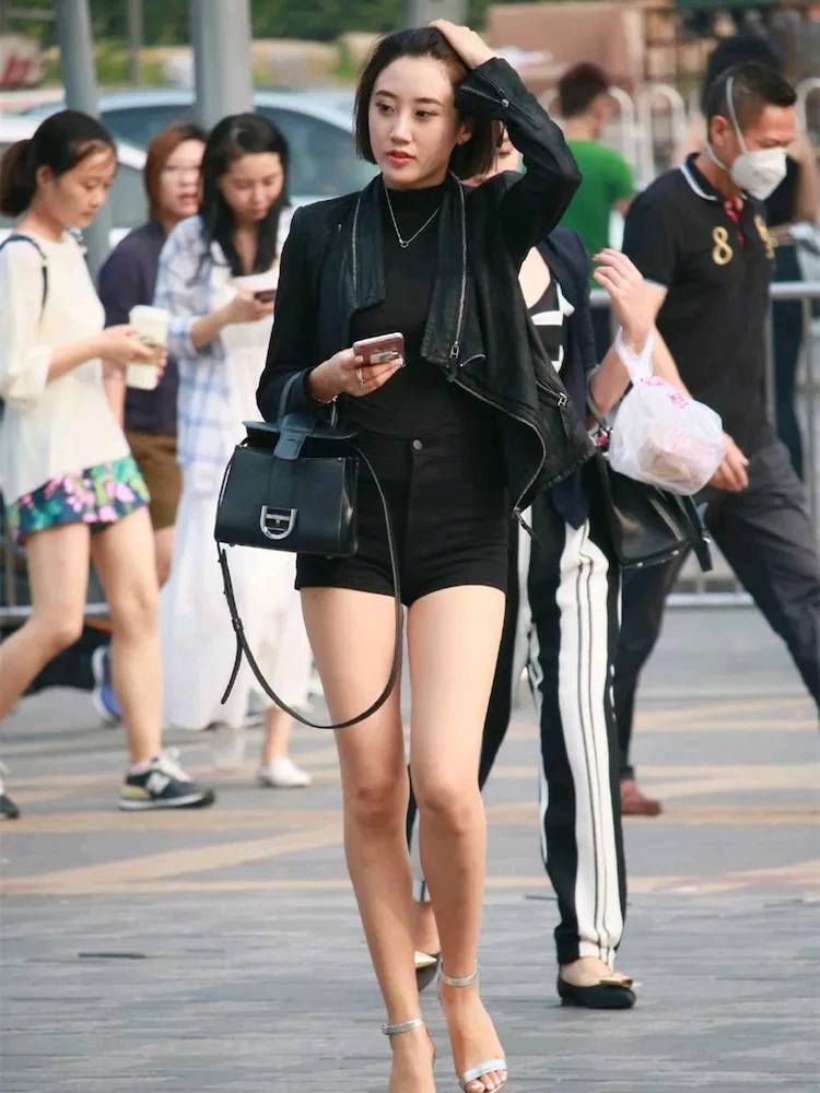路人街拍，个子不高也能穿出时尚风，这样穿让你靓丽成女神!