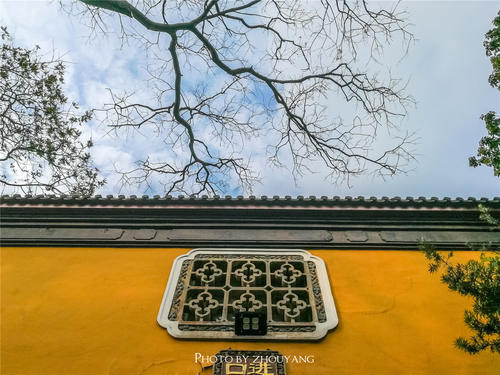 新年烧香祈福，各地的寺庙成为热门景区，香劵其实就是门票