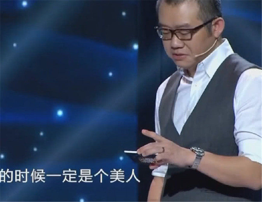 53岁大妈火了，一上镜头惊艳全场，涂磊：是个大美人