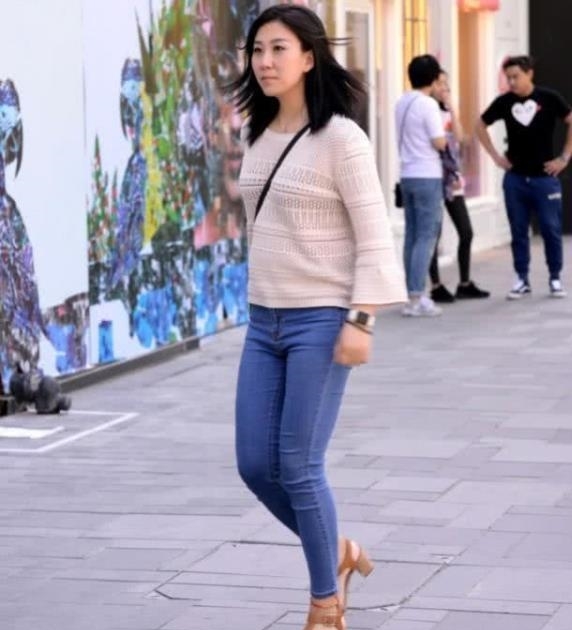  【美女】高跟鞋气质搭配，轻松营造魅力女神范