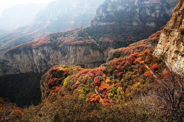 瑜伽山（草垛山）观弥勒赏红叶，融入自然亲近大地