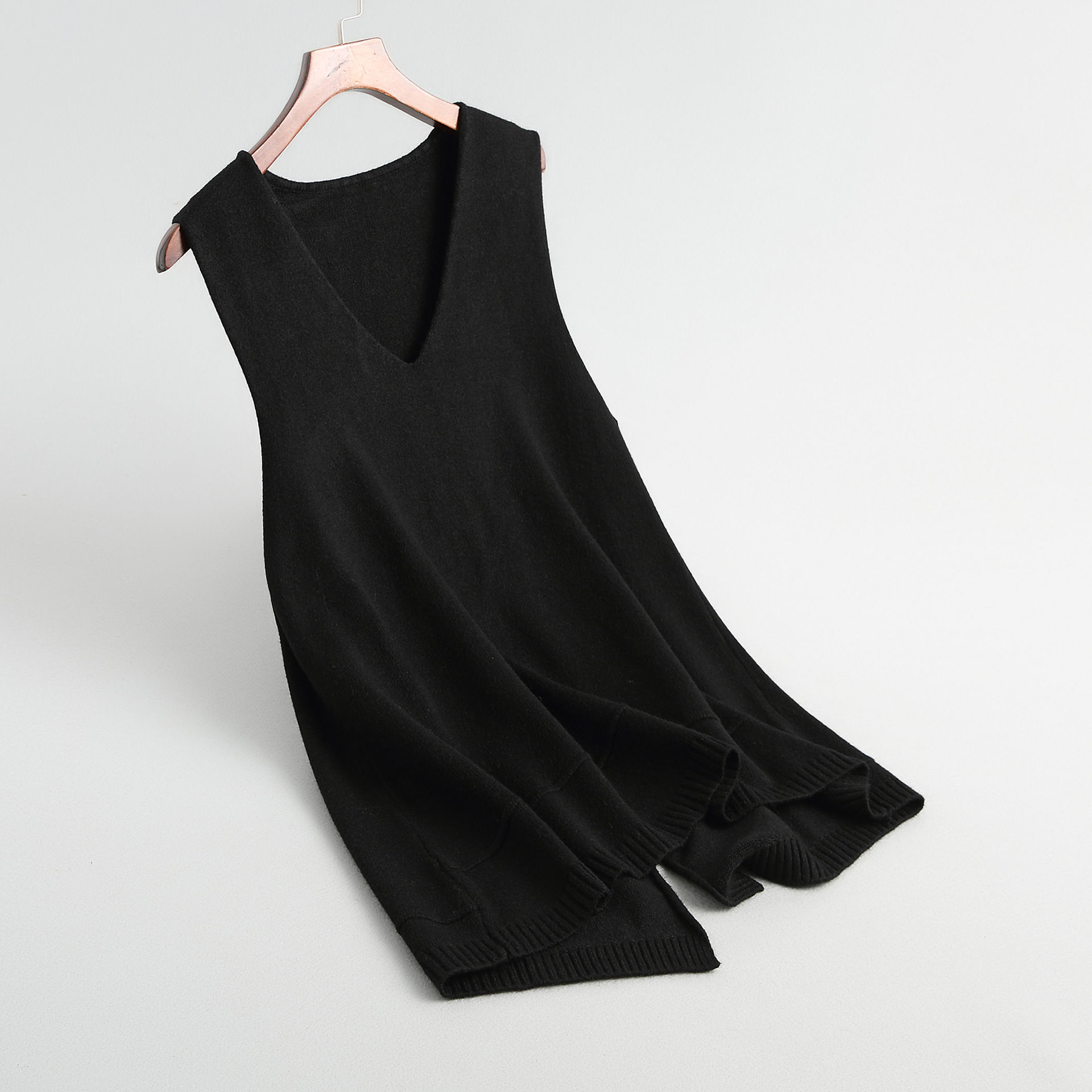 这种毛衣才刚上市就火了，舒适好看不扎人，搭小脚裤，短裙特完美