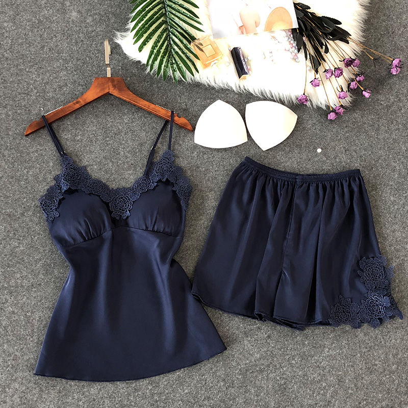 聪明女人为什么在家不穿内内，一定要穿睡裙，看完这些你就懂了