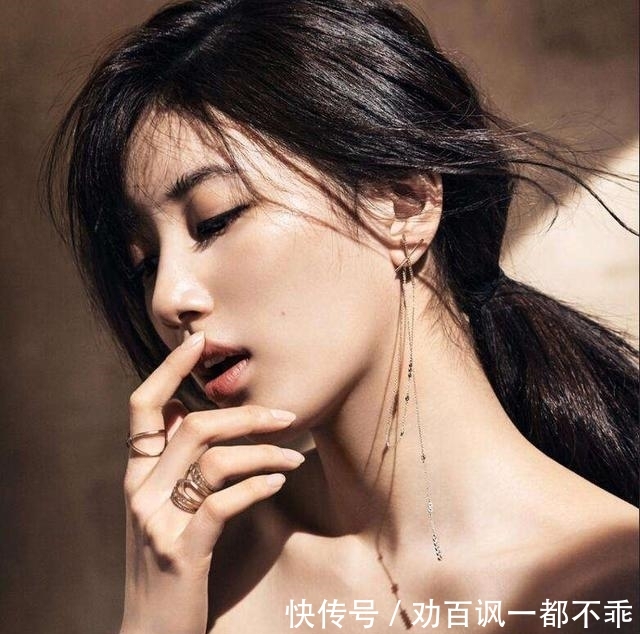 『女人』女人懂保养就是不显老,每天坚持这5件事,皮肤白嫩光滑更显年轻