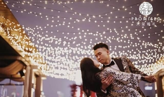 『完美』红黑配婚礼,高级与质感的完美结合