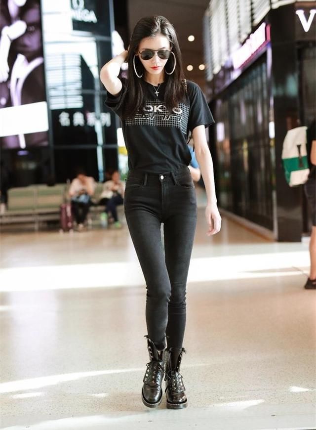 奚梦瑶6月底狂刷机场街拍，蜂腰、长腿超模也是性感姑娘