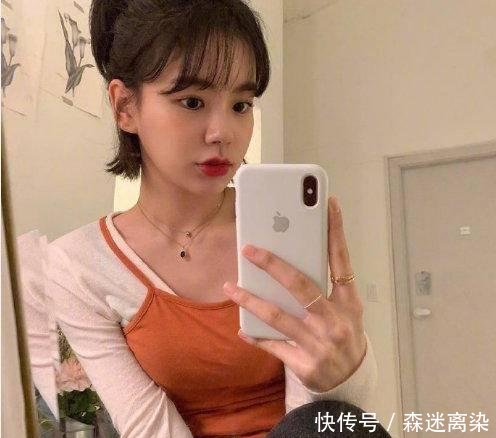 搭配一■短发小姐姐的日常穿搭,百搭西装外套和甜美碎花,打造今年最流行
