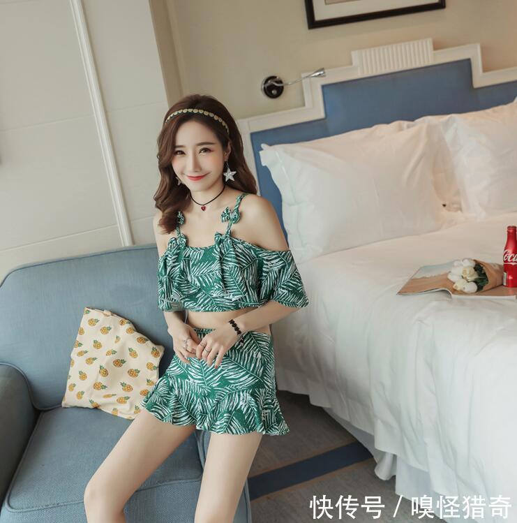 精致典雅的分体裙，拯救平胸的妹子，穿出迷人气质！