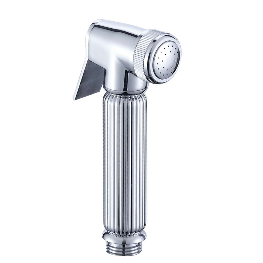 有钱人卫生间都不装马桶了，现在时兴“怪东西”，美观实用