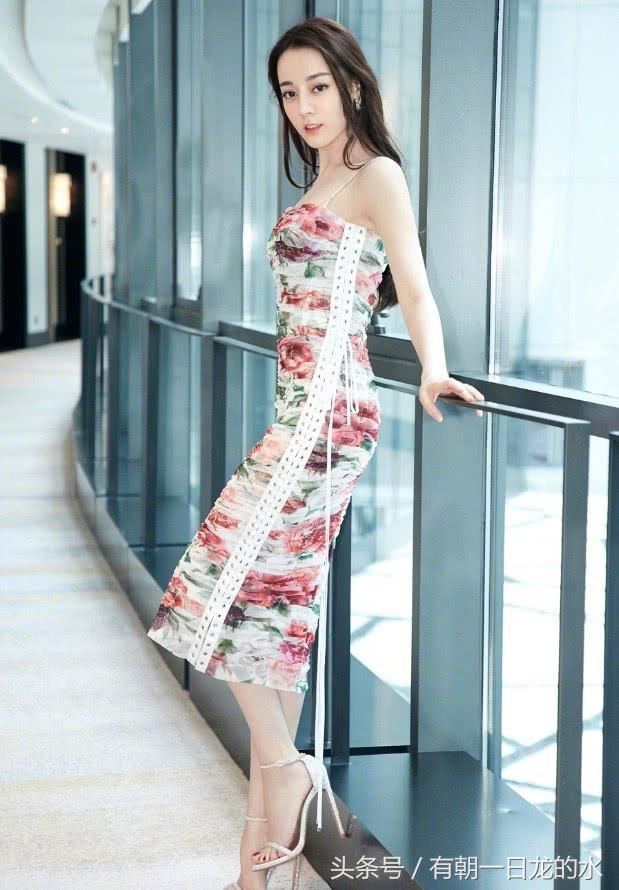 迪丽热巴怎么这么美，这一波暴击照单接下，真是郎才女貌的组合!