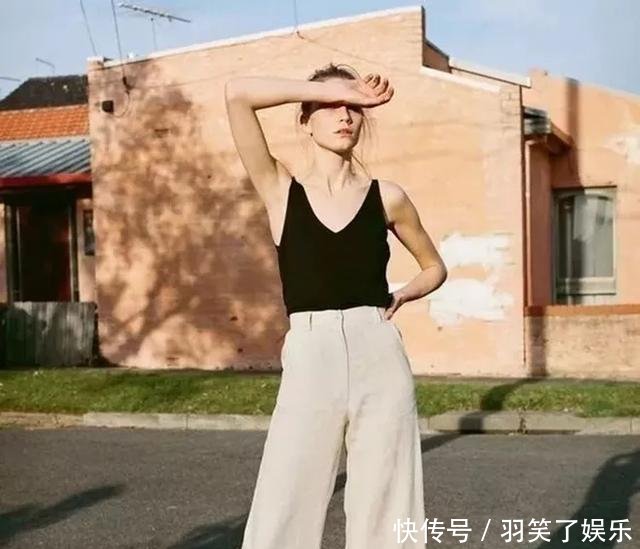 白色阔腿裤搭配什么上衣好看给你10套穿搭示范