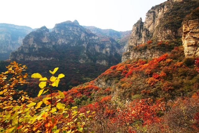 瑜伽山（草垛山）观弥勒赏红叶，融入自然亲近大地