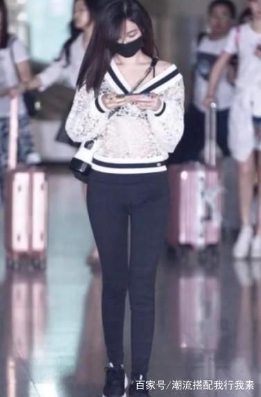 李菲儿，那个浑身散发这洋溢春光的小姐姐，穿搭吸引眼球