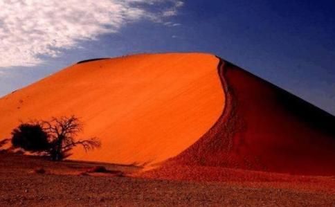 这片沙漠中心惊现轮船，为什么会出现在这里，至今仍是未解之谜