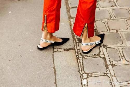 驾驭不了高跟鞋？这些平底尖头鞋也很美