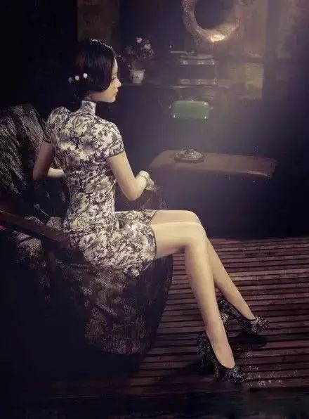 真养眼!勾魂女子旗袍照片!