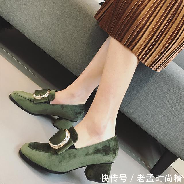 『春天』春天穿超好搭配的粗跟鞋,逛一整天不累脚是什么概念?