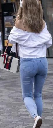 牛仔裤任意百搭怎么搭配都好看,能穿出每个人不同的时尚元素