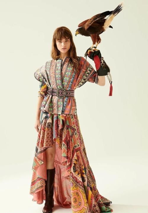  ETRO：ETRO 2020春夏系列，利落剪裁化繁为简，彰显睿智干练气场