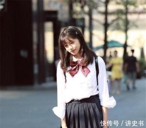 气质|气质的街拍美女肤白貌美,散发迷人气质