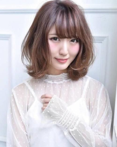  『万能的刘海』脸圆脸大的女生避开四类发型，试试万能刘海＋外增高，巨显脸小