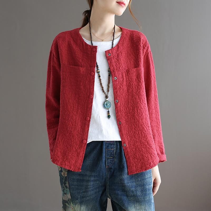 越来越多五六十岁的女人，爱穿这减龄外套，妈妈眼都不眨买了5件