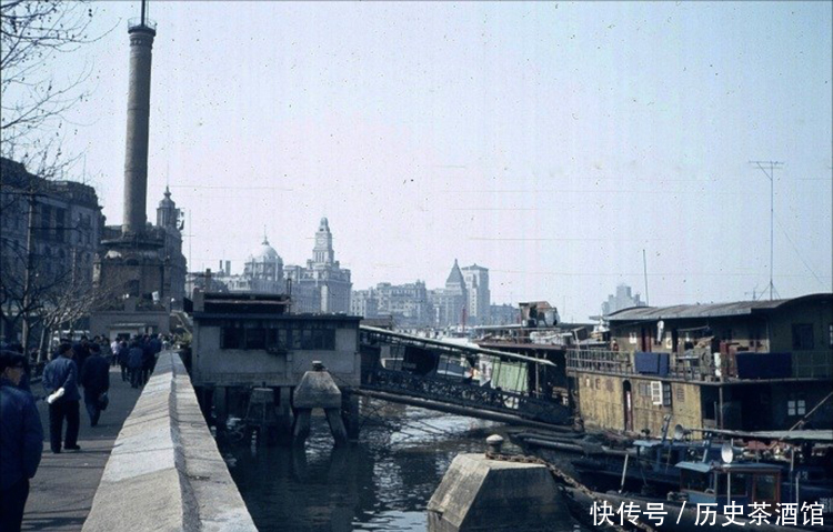 一组老照片带你看看80年代的“北上广”，街道上只有很少车辆