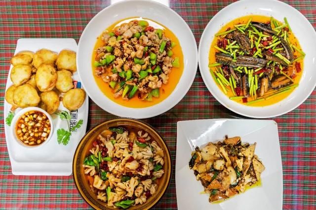 解放碑，凭啥子代表重庆？