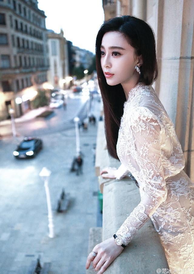 开撕范爷？张馨予怒发微博说没拉着范冰冰炒作，为何被网友群嘲？