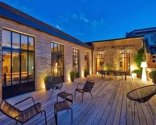 露台装成这样，一看就是个土豪，这样的露台谁不想要一个呢？